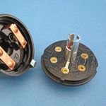 Interrupteur rotatif – levier en plastique noir et lampe d'avertissement rouge intégrale. thumbnail