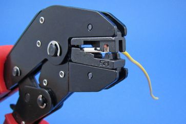 Flag Terminal - Crimping Tool