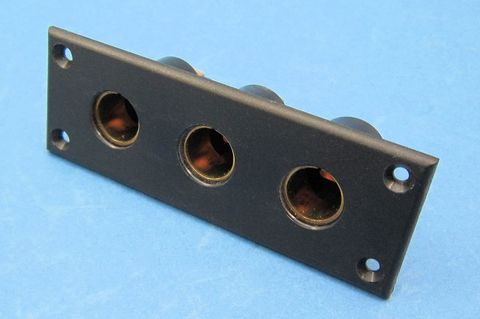 Triple DIN Socket
