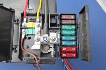 Battery Mounted Fusebox