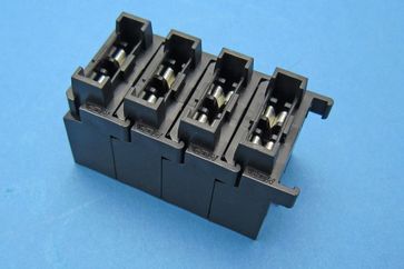 Blade Fuse Holder (connectors in base)