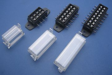 Blade Fuse Type (terminals on each side)