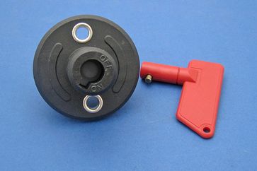 Isolator switch with removable key