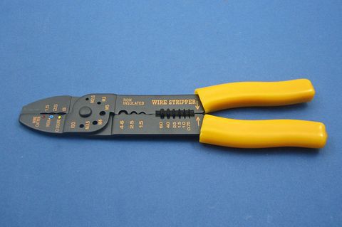 Pince à sertir pour les cosses isolées – standard