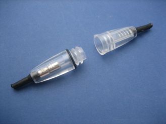 Splash proof in-line fuse holder