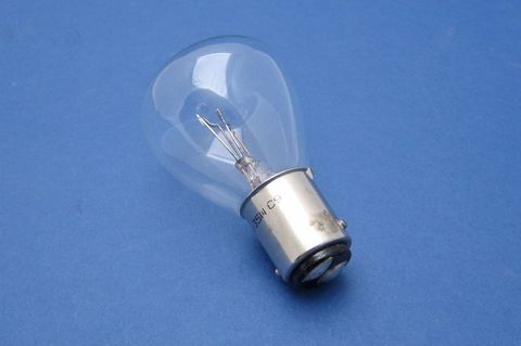 BA15d (Double Contact)
