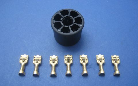 Panel mounted push on hazard switch - Connector plug