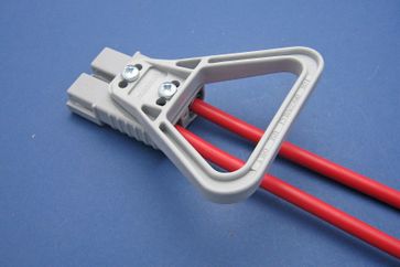 2 pole connectors