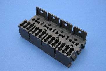 Relay socket with 3 fuses