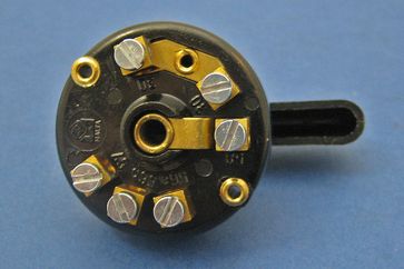 Rotary switch - Off/OnA/OnA+B/OnA+C. 4 position